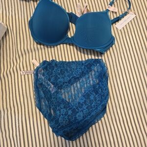Victoria Secret Bra 32C and Panties Medium